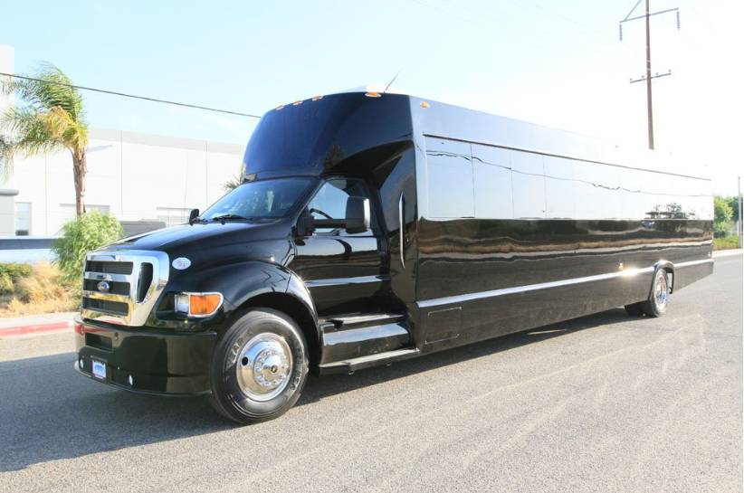 Ford REAR WINDOW Shuttle for 50 pass