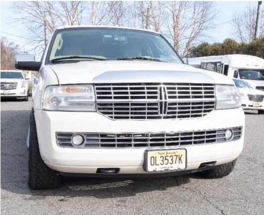 Luxury Lincoln Navagator Stretch white for 20 pass