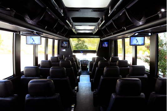 Ford F550 Shuttle Bus for 25 pass